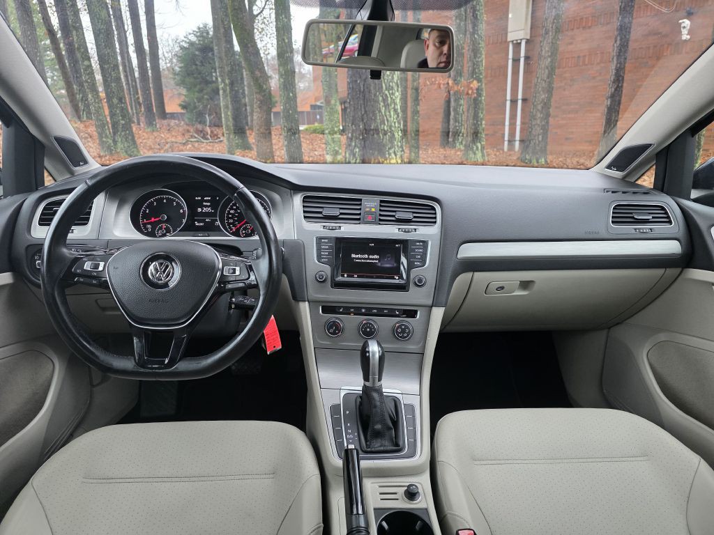 2015 Volkswagen Golf Image 18
