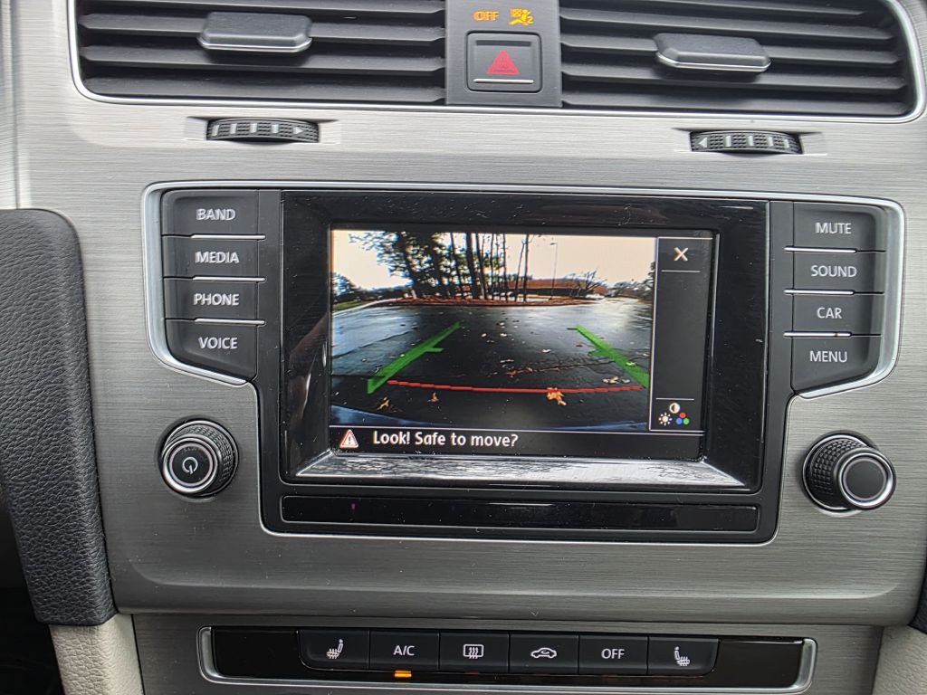 2015 Volkswagen Golf Image 21