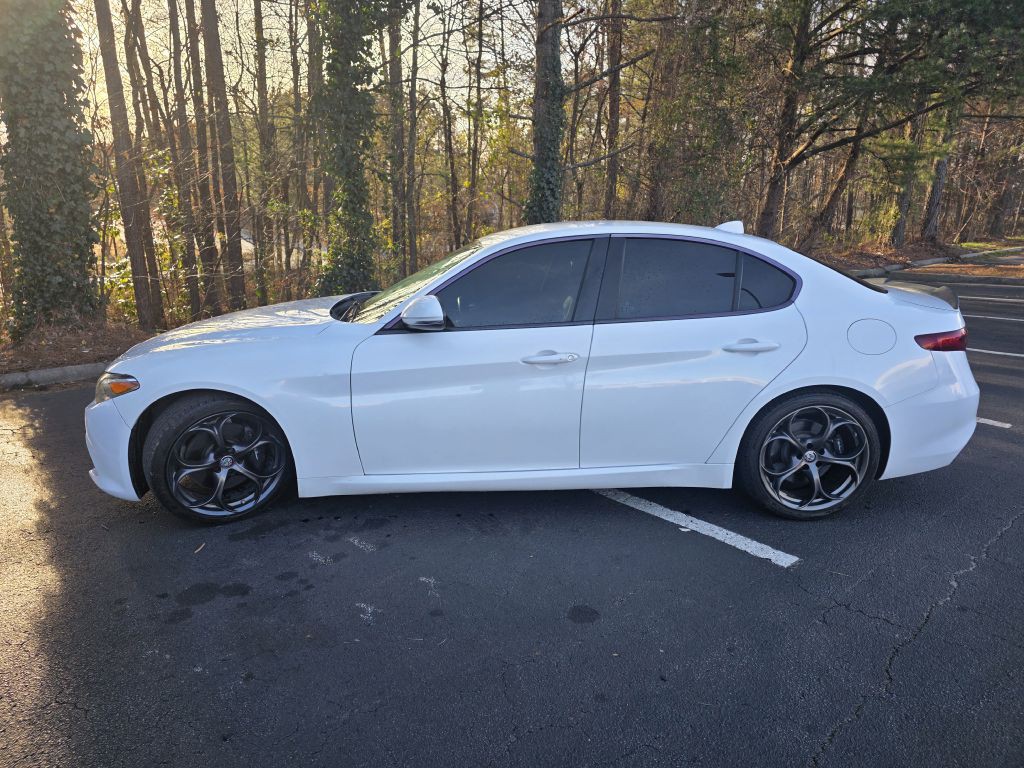 2017 Alfa Romeo Giulia Image 4