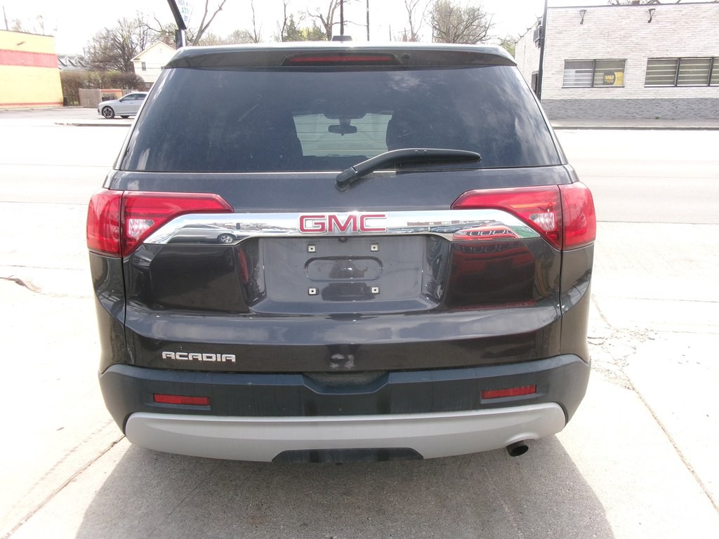 2017 GMC Acadia Image 4