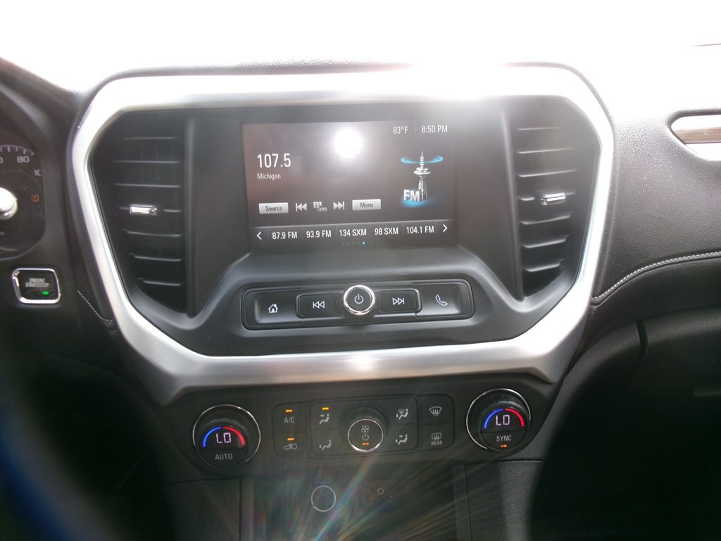 2017 GMC Acadia Image 8