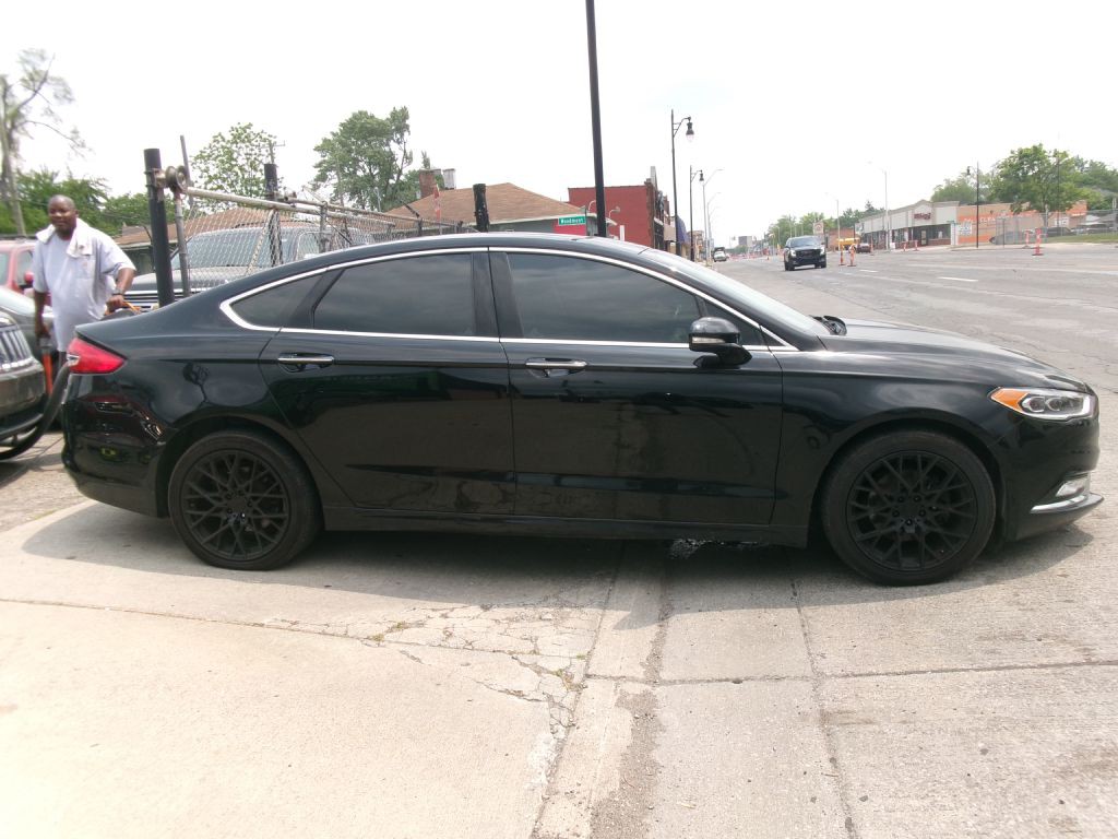 2017 Ford Fusion Image 2