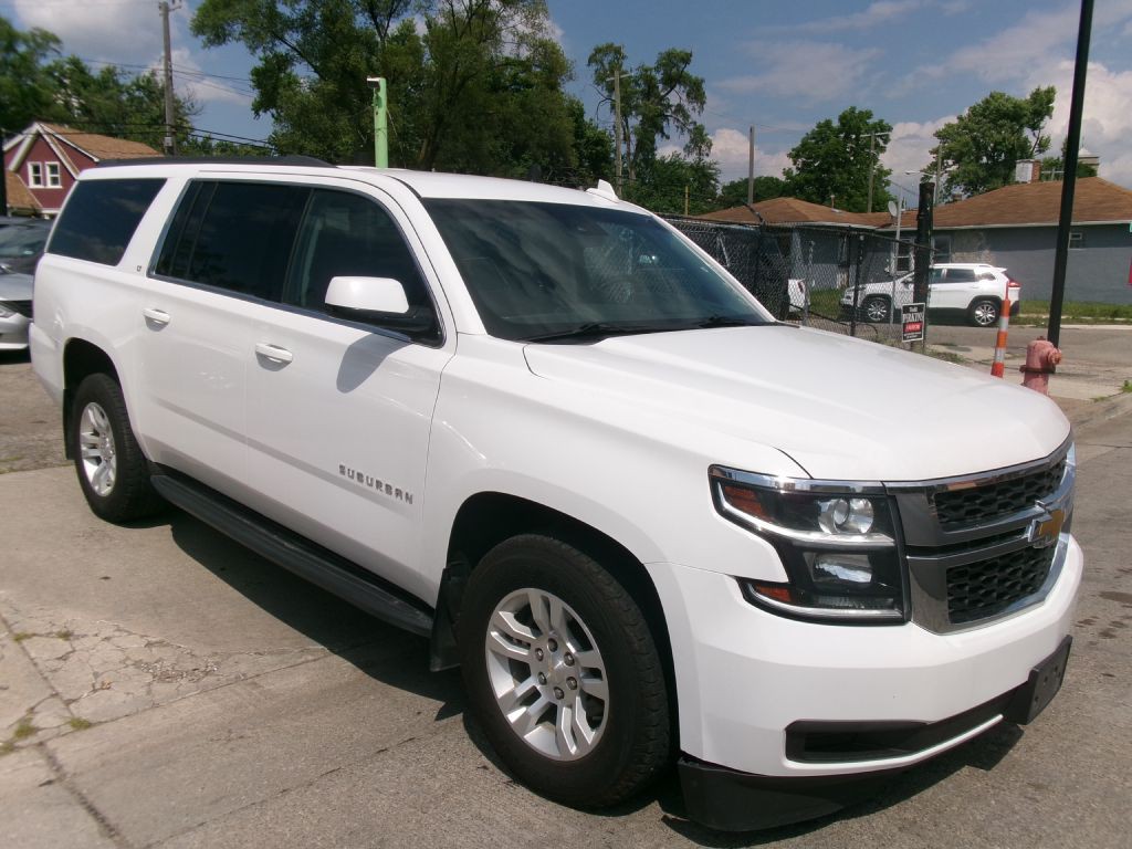 2017 Chevrolet Suburban Image 10