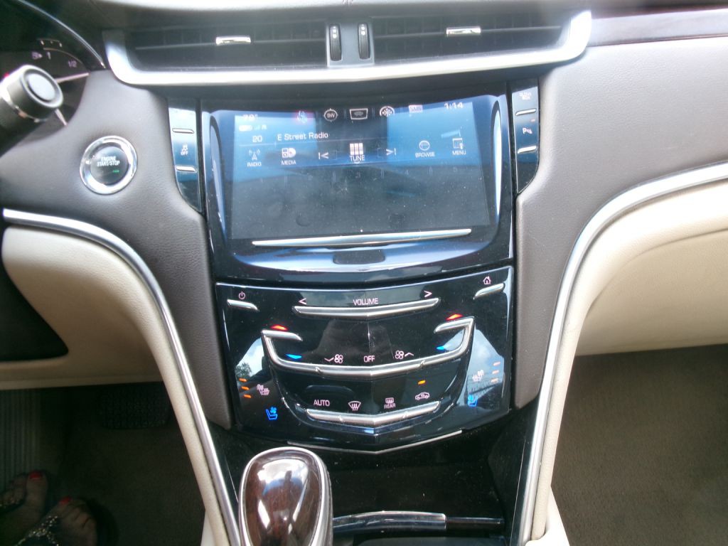 2017 Cadillac XTS Image 8