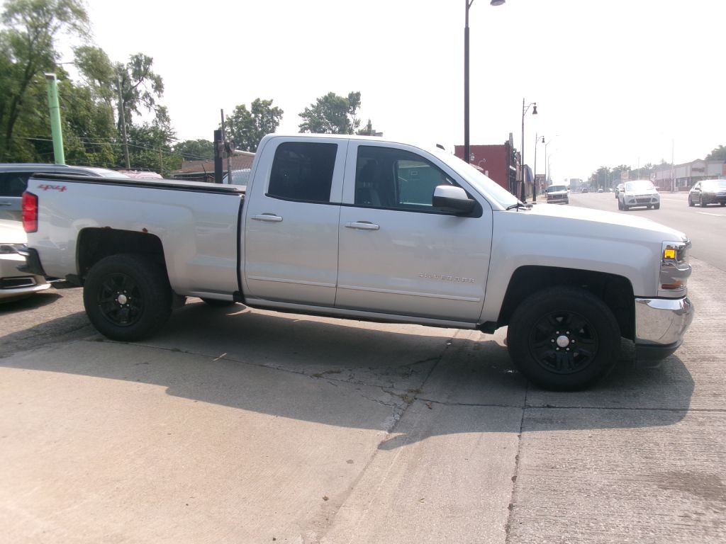 2017 Chevrolet Silverado 1500 Image 2