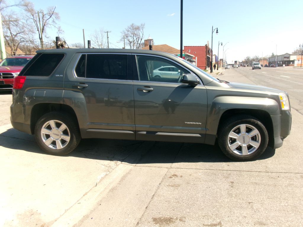 2013 GMC Terrain Image 2