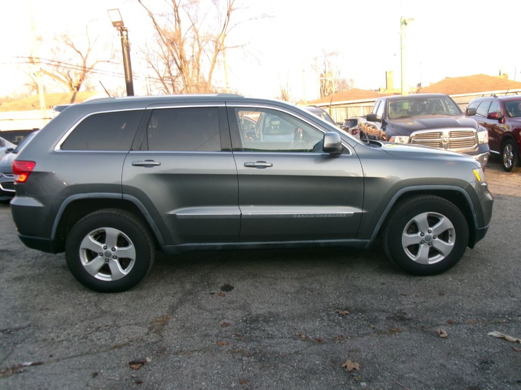 2012 Jeep Grand Cherokee Image 2