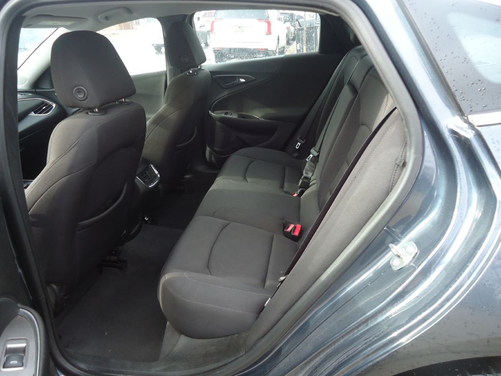 2016 Chevrolet Malibu Image 6