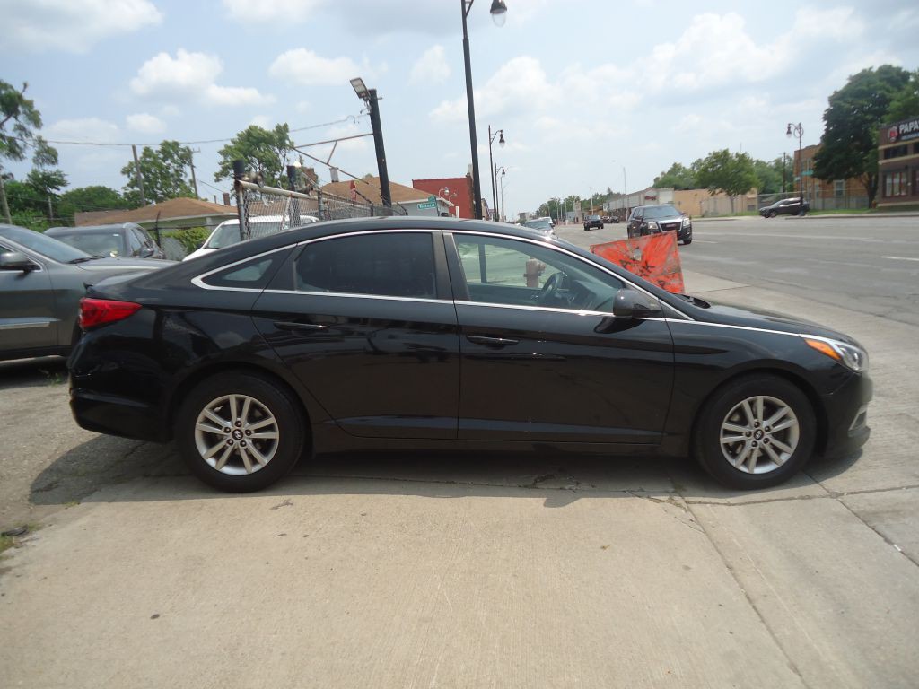 2015 Hyundai Sonata Image 2
