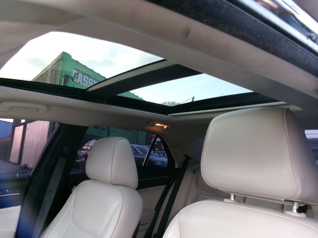 2016 Chrysler 300 Image 7