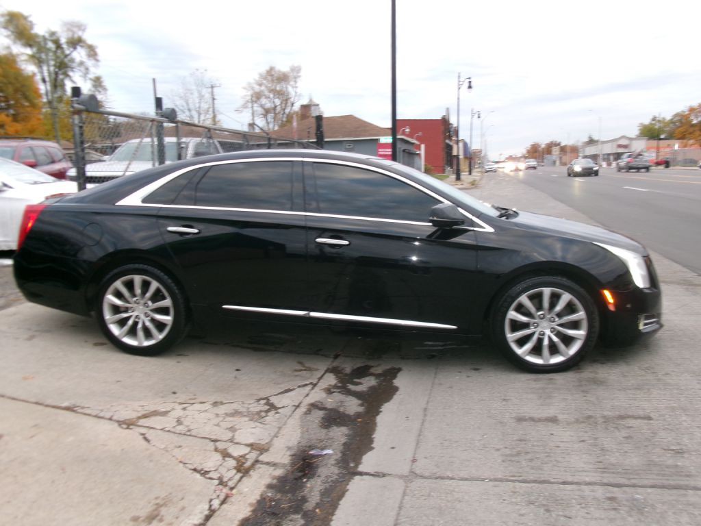 2017 Cadillac XTS Image 2