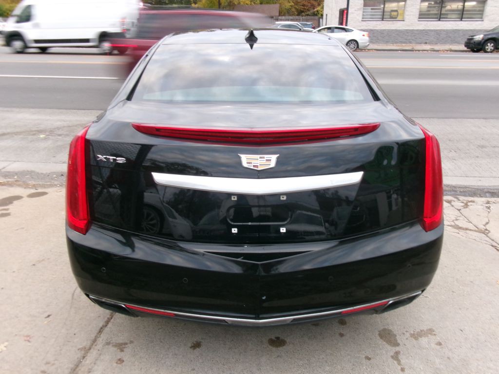 2017 Cadillac XTS Image 4