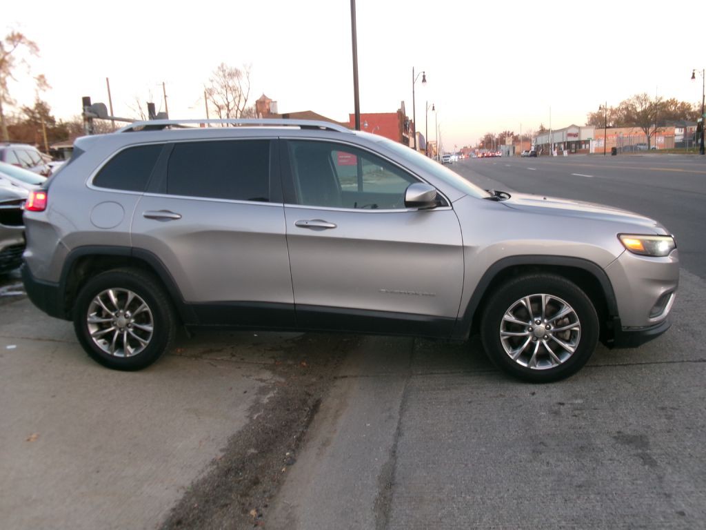 2019 Jeep Cherokee Image 2