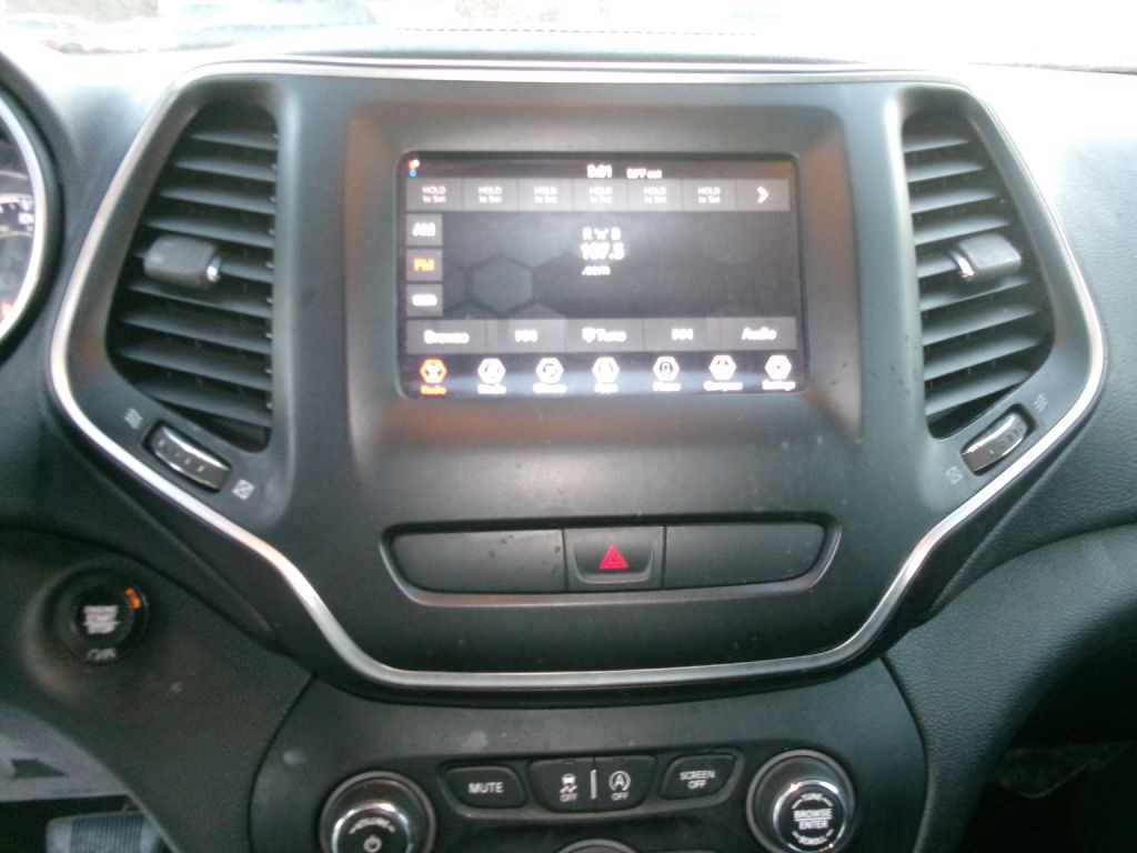 2019 Jeep Cherokee Image 7