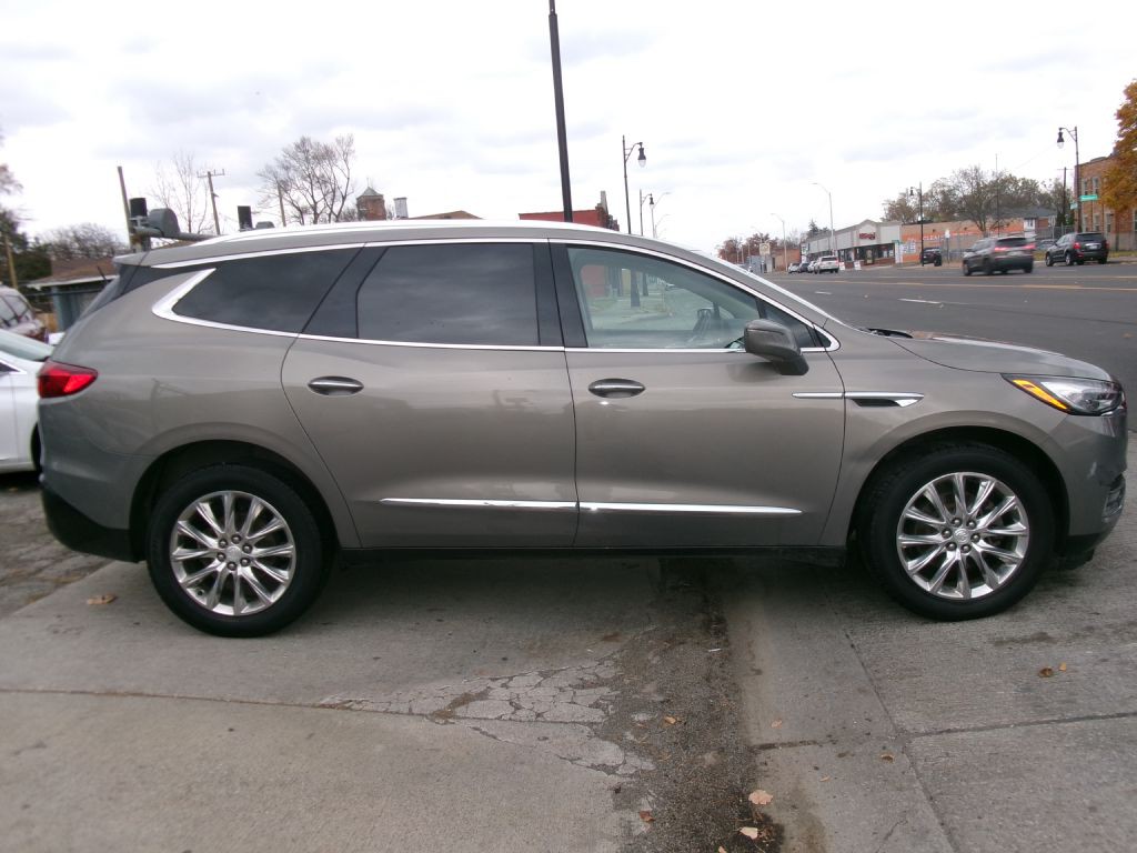 2018 Buick Enclave Image 2
