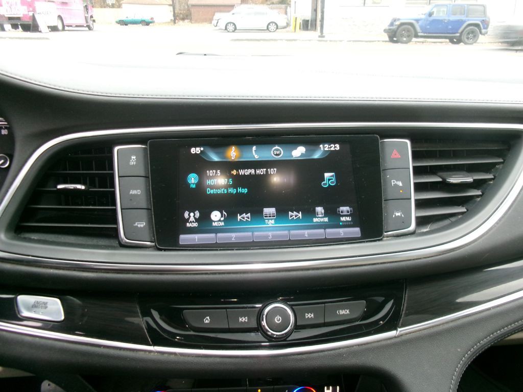 2018 Buick Enclave Image 9