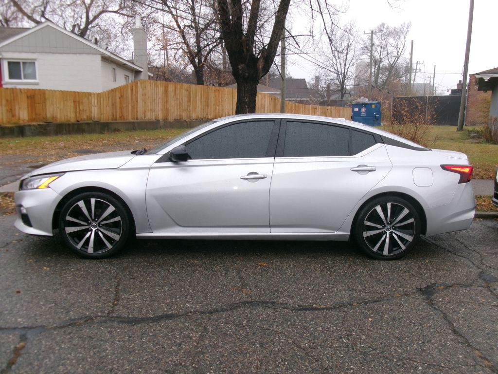 2020 Nissan Altima Image 1