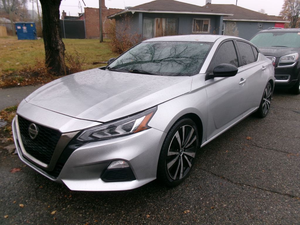 2020 Nissan Altima Image 8