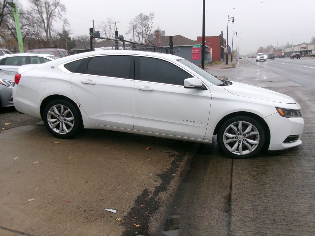 2016 Chevrolet Impala Image 2