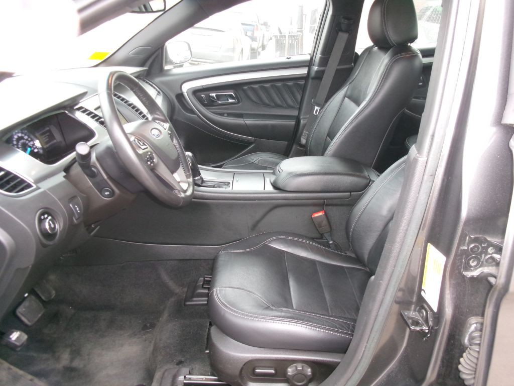 2017 Ford Taurus Image 5