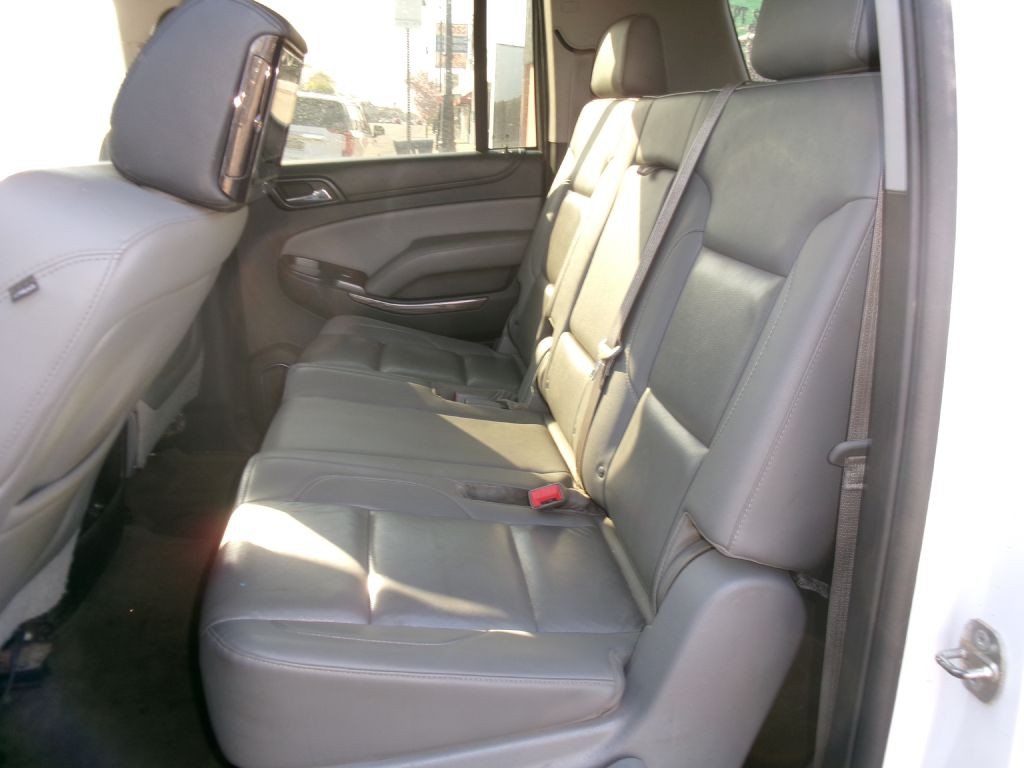 2015 Chevrolet Suburban Image 6