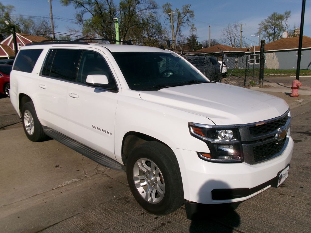 2015 Chevrolet Suburban Image 10