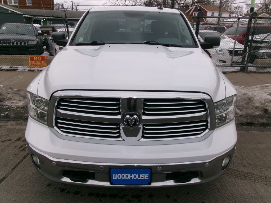 2017 RAM 1500 Image 3