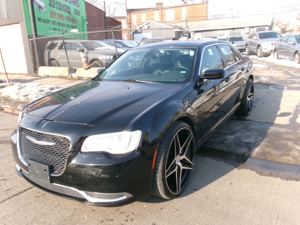 2016 Chrysler 300 Image 8