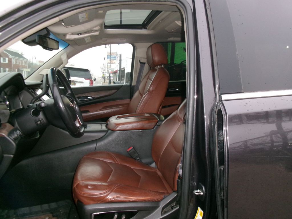 2016 Cadillac Escalade Image 5