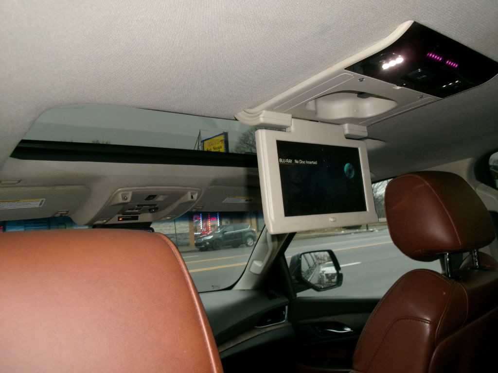 2016 Cadillac Escalade Image 8