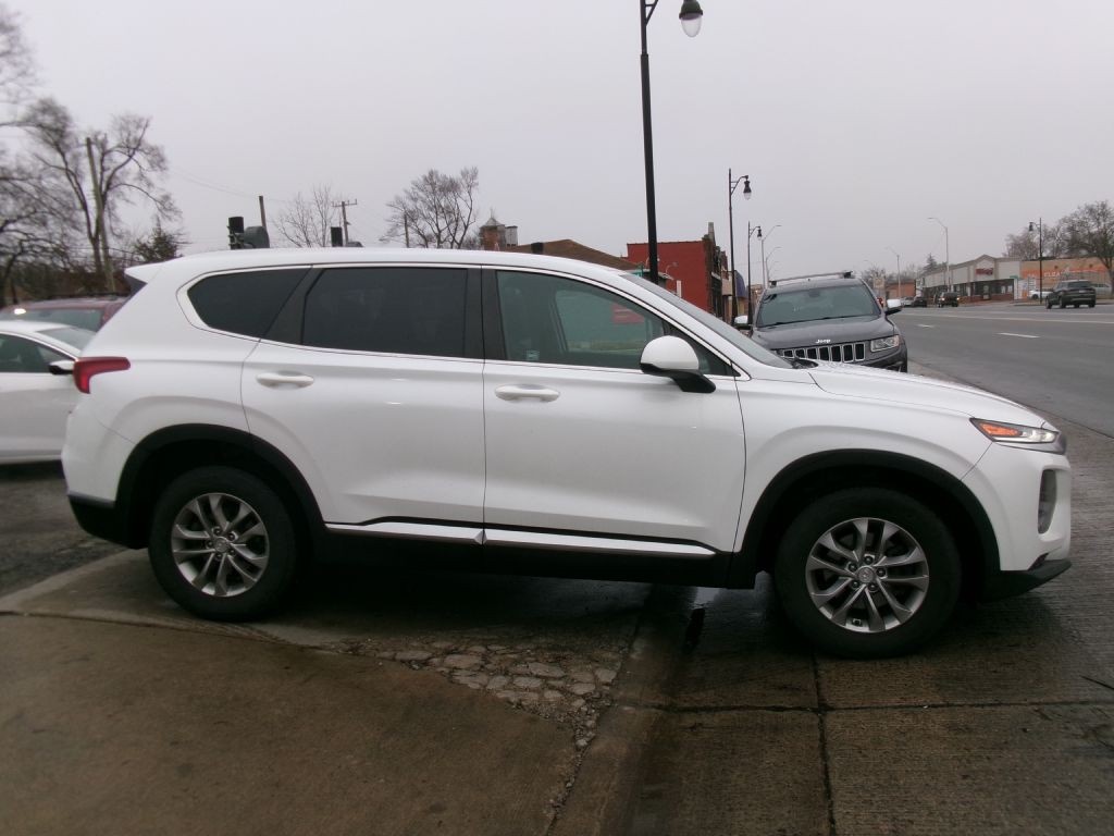 2019 Hyundai Santa Fe Image 2