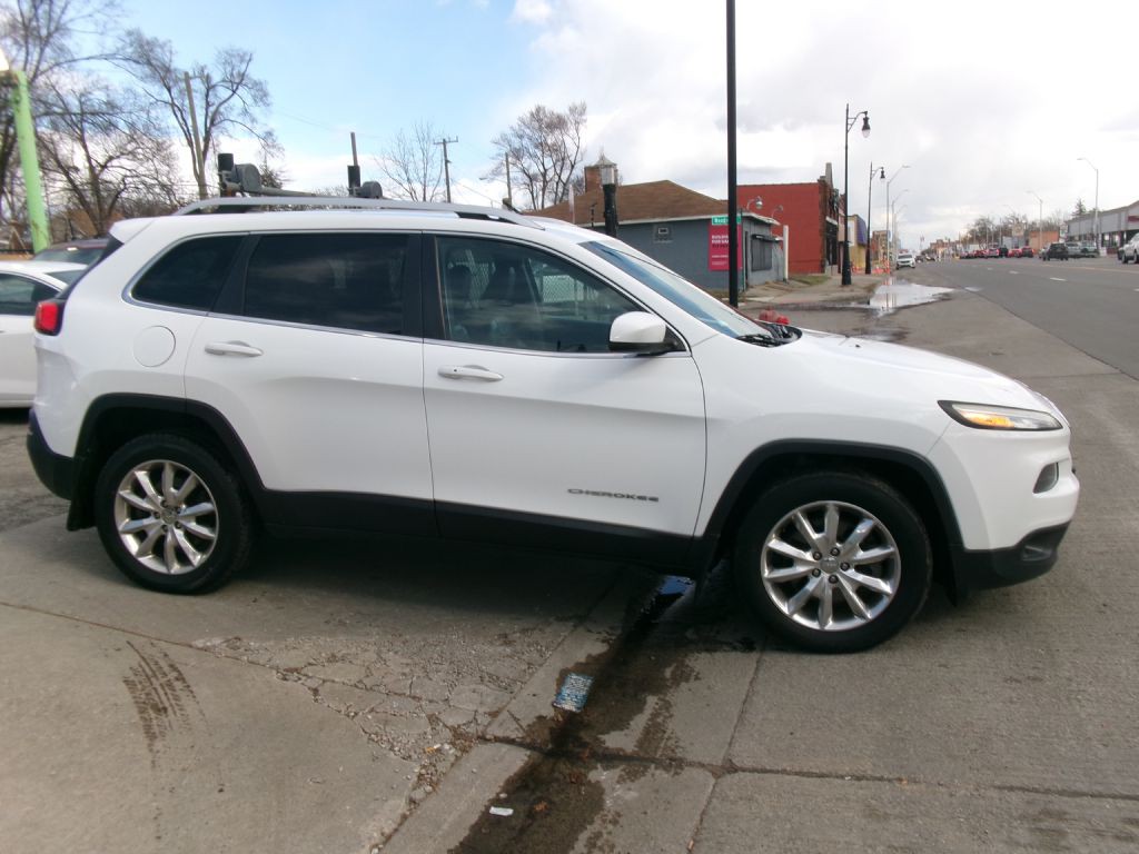 2016 Jeep Cherokee Image 2