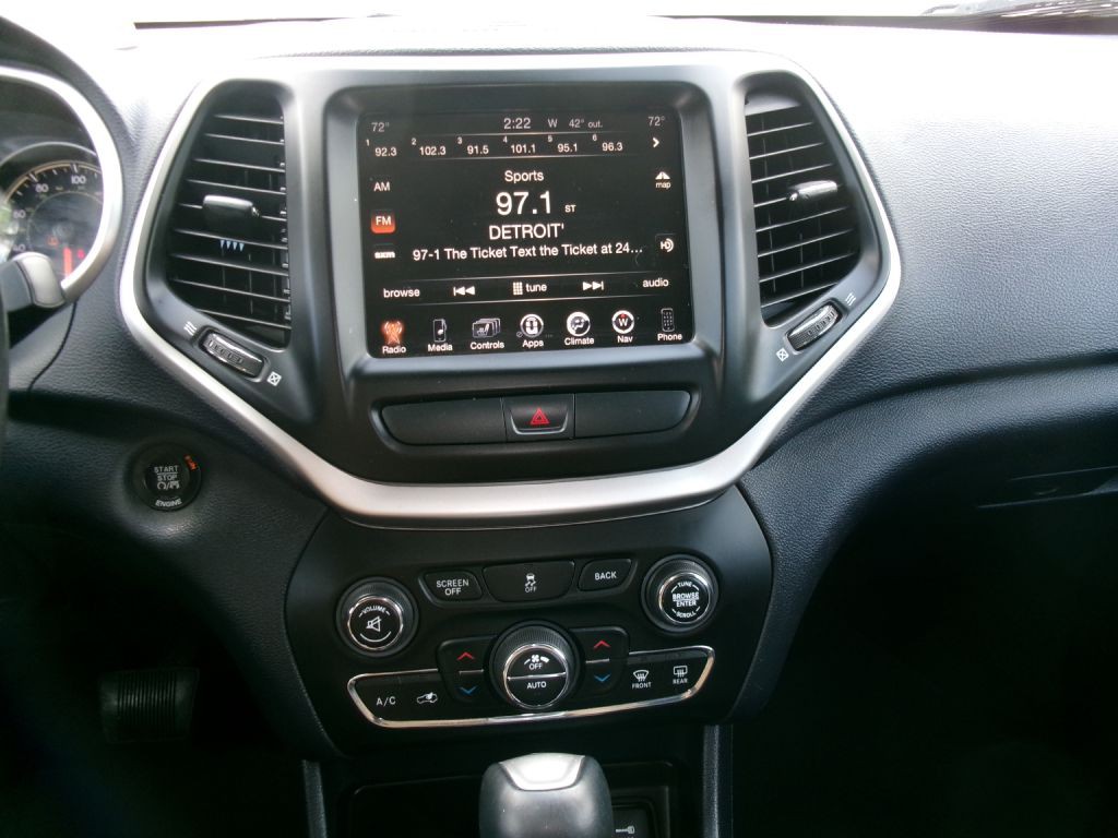 2016 Jeep Cherokee Image 9