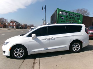 Image for 2017 Chrysler Pacifica Touring L Plus ID: 7279522