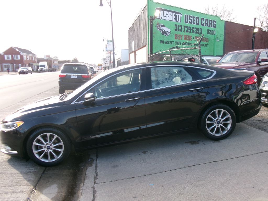 2017 Ford Fusion Image 1