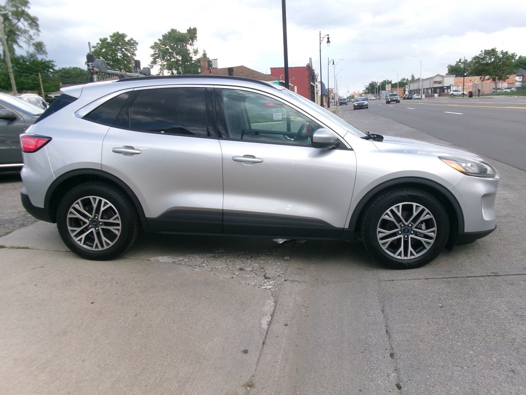2020 Ford Escape Image 2