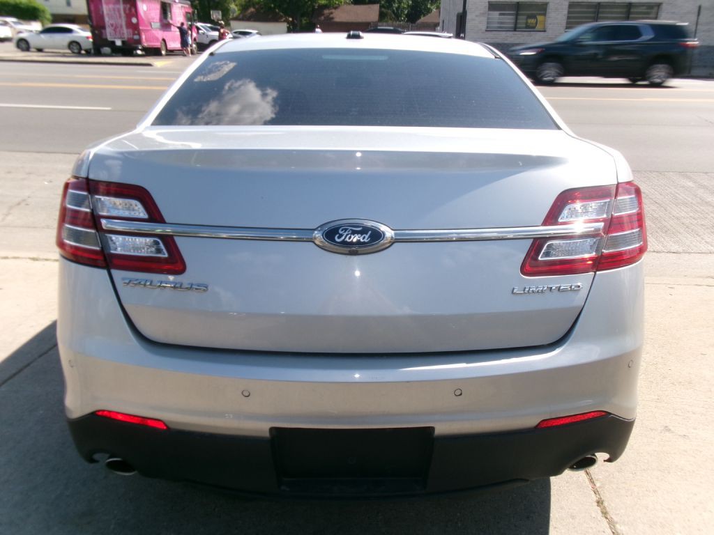 2019 Ford Taurus Image 4