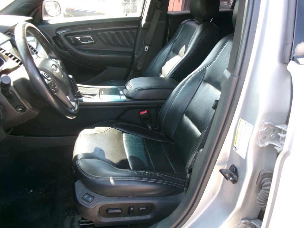 2019 Ford Taurus Image 5