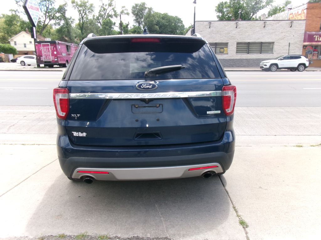 2016 Ford Explorer Image 4