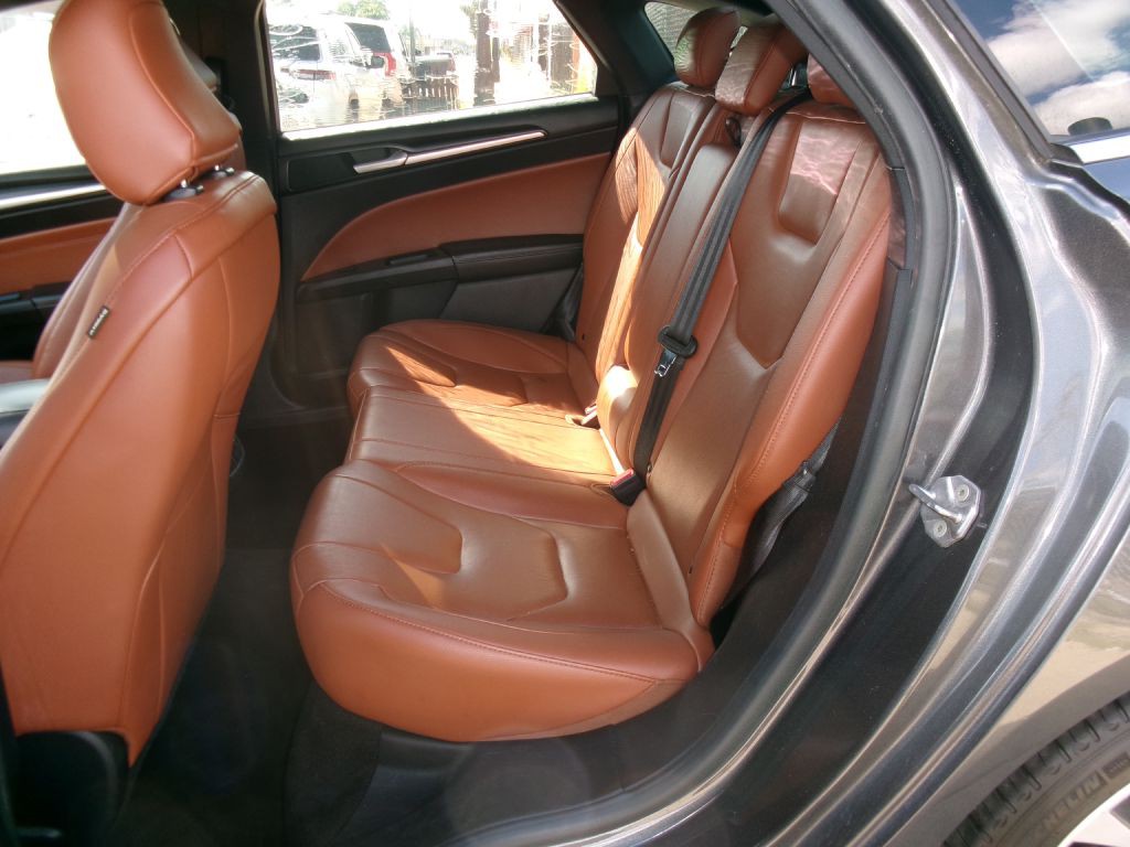 2020 Ford Fusion Image 6