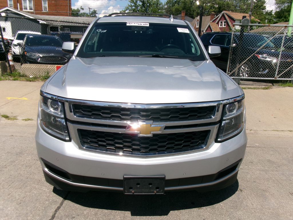 2016 Chevrolet Suburban Image 3