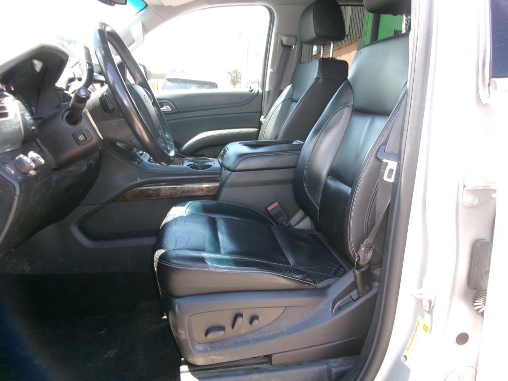 2016 Chevrolet Suburban Image 5