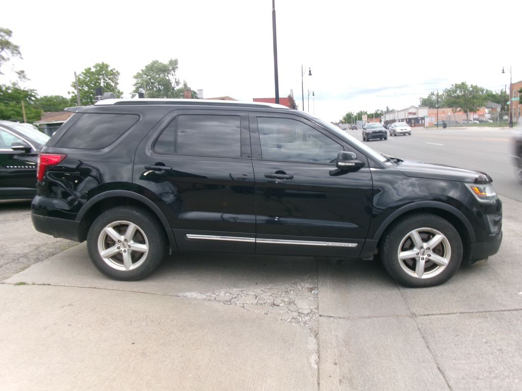 2016 Ford Explorer Image 2