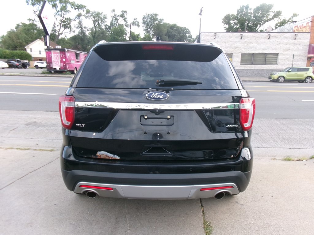 2016 Ford Explorer Image 4
