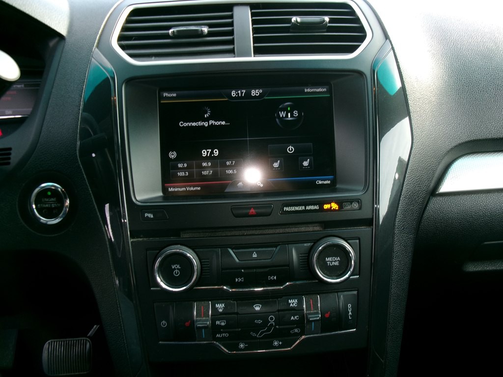 2016 Ford Explorer Image 8