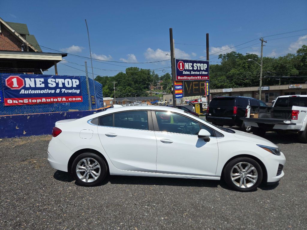 2019 Chevrolet Cruze Image 1