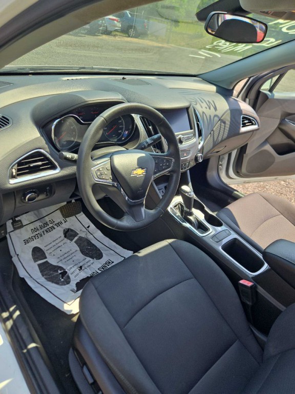 2019 Chevrolet Cruze Image 10