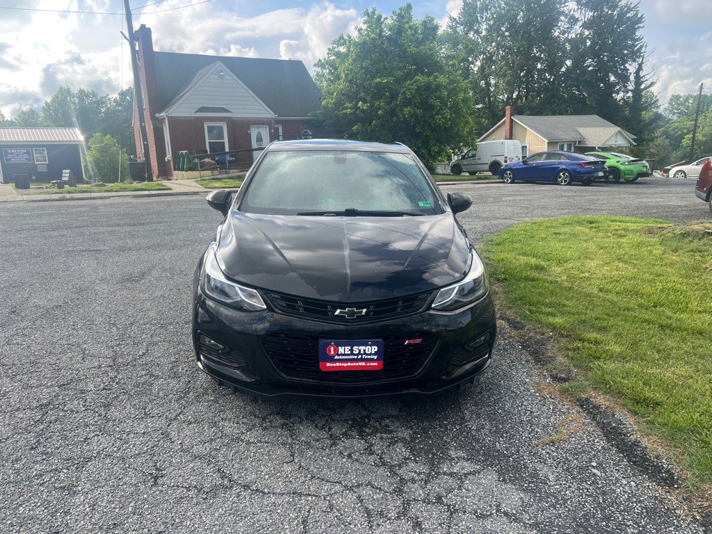 2018 Chevrolet Cruze Image 2