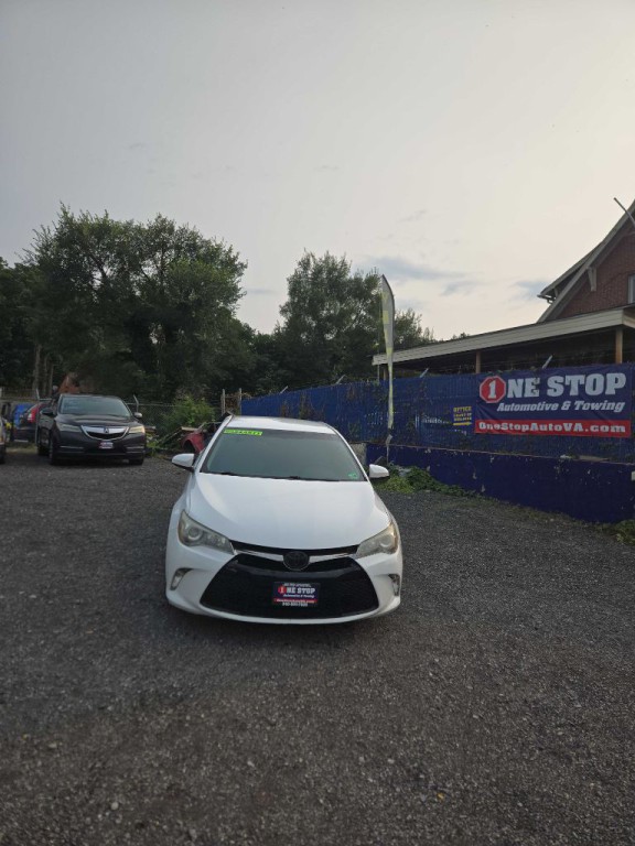 2017 Toyota Camry Image 2
