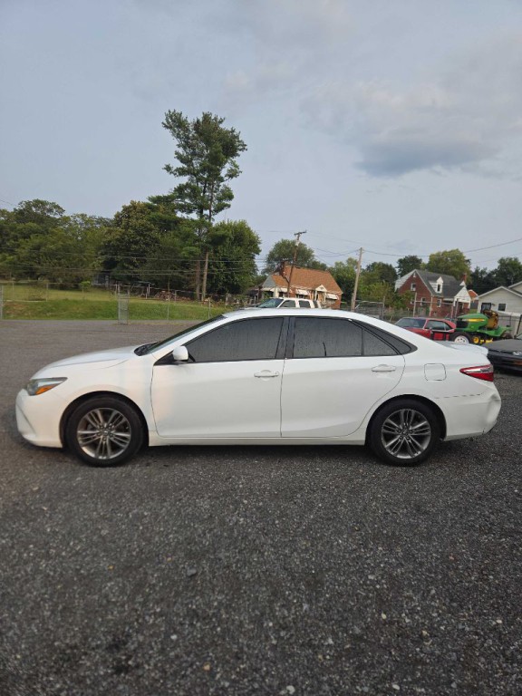 2017 Toyota Camry Image 6